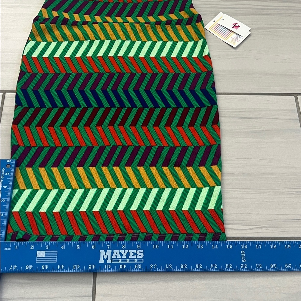 NWT LuLaRoe Cassie Green and Purple Chevron Stretchy Pencil Skirt - Size XS - Picture 9 of 9